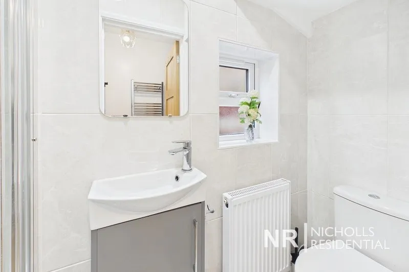 Beechcroft Road, Chessington, KT9, photo 11