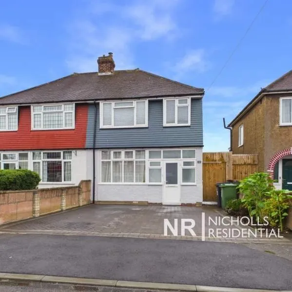 Beechcroft Road, Chessington, KT9, photo 22