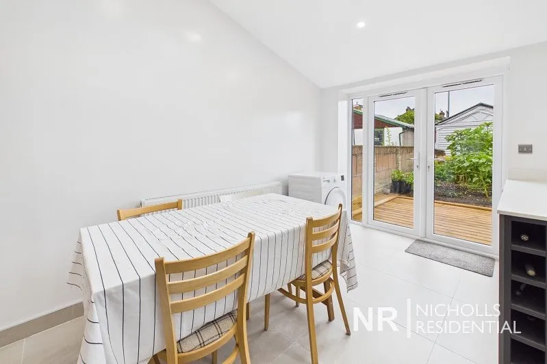 Beechcroft Road, Chessington, KT9, photo 9