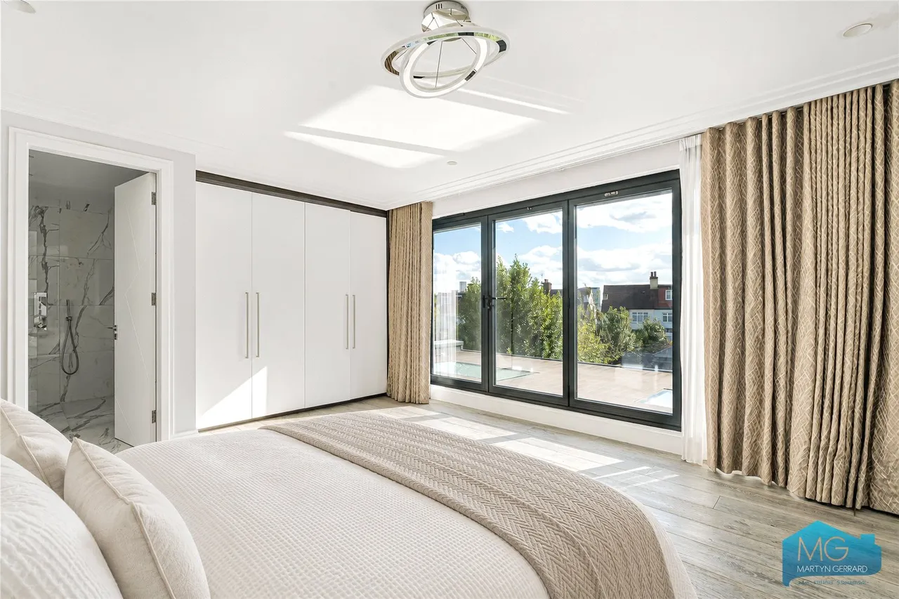 Elliot Road, London, NW4, photo 15