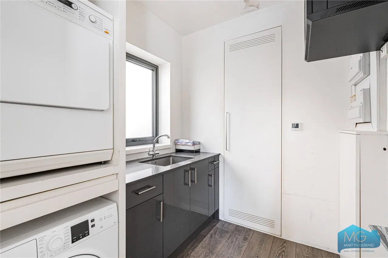 Elliot Road, London, NW4, photo 31