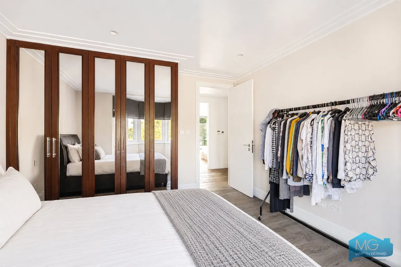 Elliot Road, London, NW4, photo 17