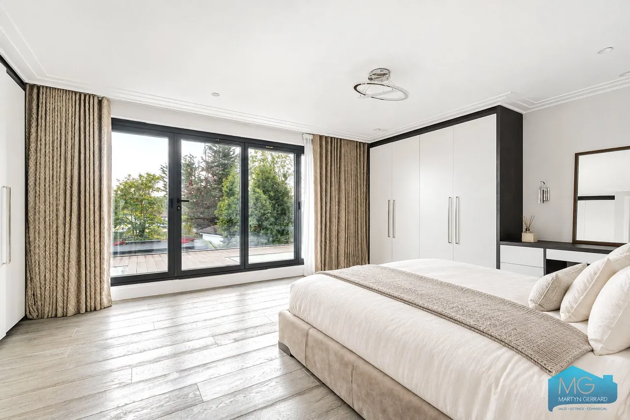 Elliot Road, London, NW4, photo 14