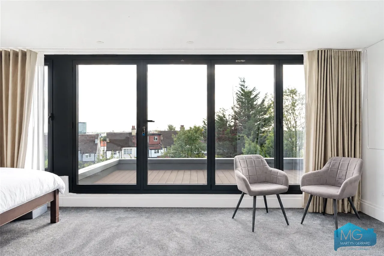 Elliot Road, London, NW4, photo 19