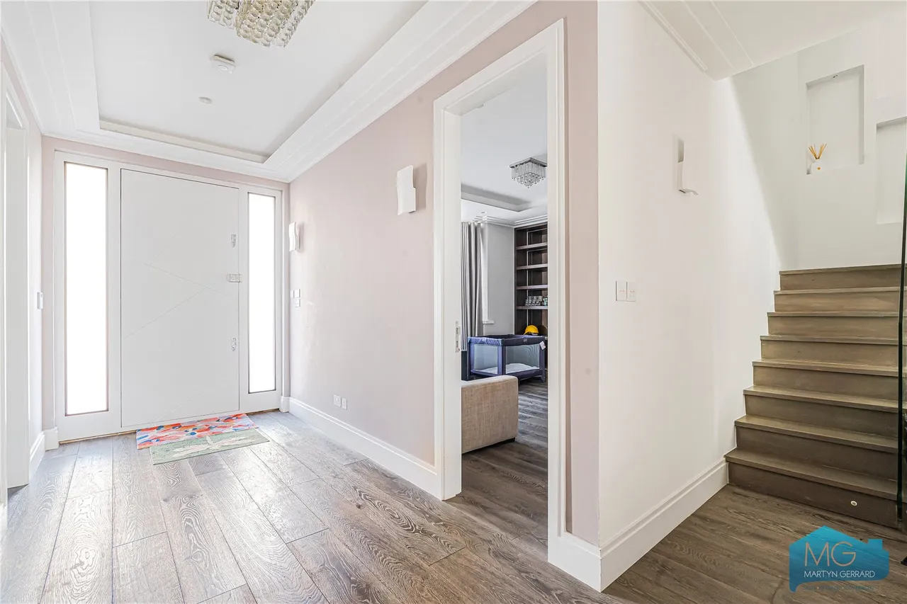 Elliot Road, London, NW4, photo 33
