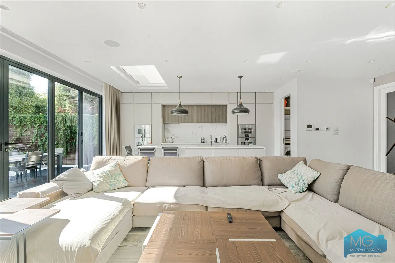 Elliot Road, London, NW4, photo 5