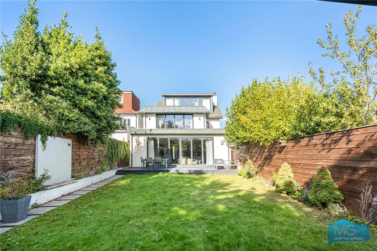 Elliot Road, London, NW4, photo 26