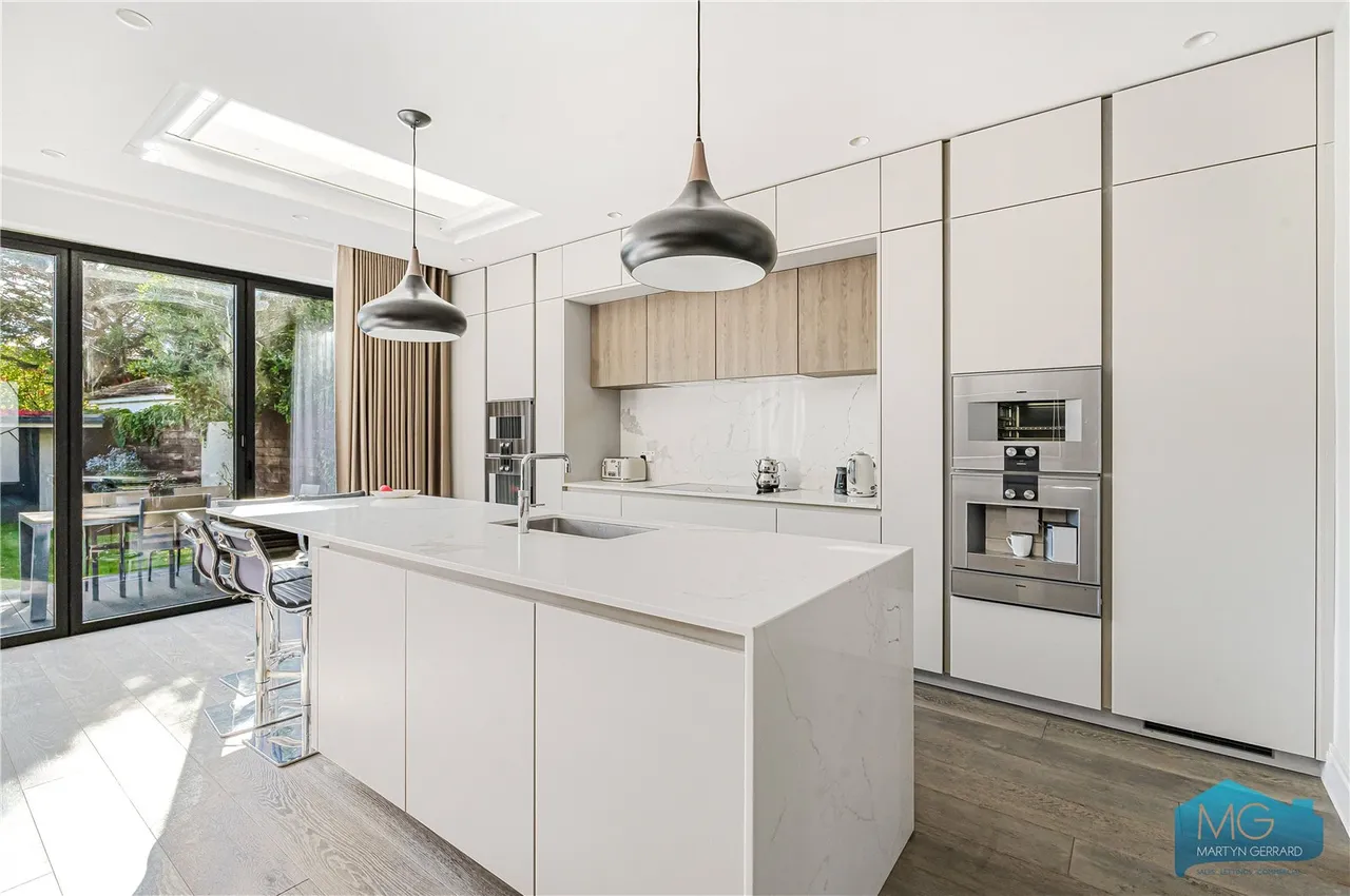 Elliot Road, London, NW4, photo 9