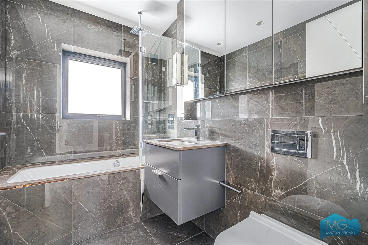 Elliot Road, London, NW4, photo 32