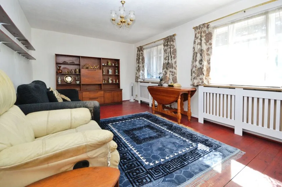 Layton Road, Hounslow, Middlesex, TW3, photo 2