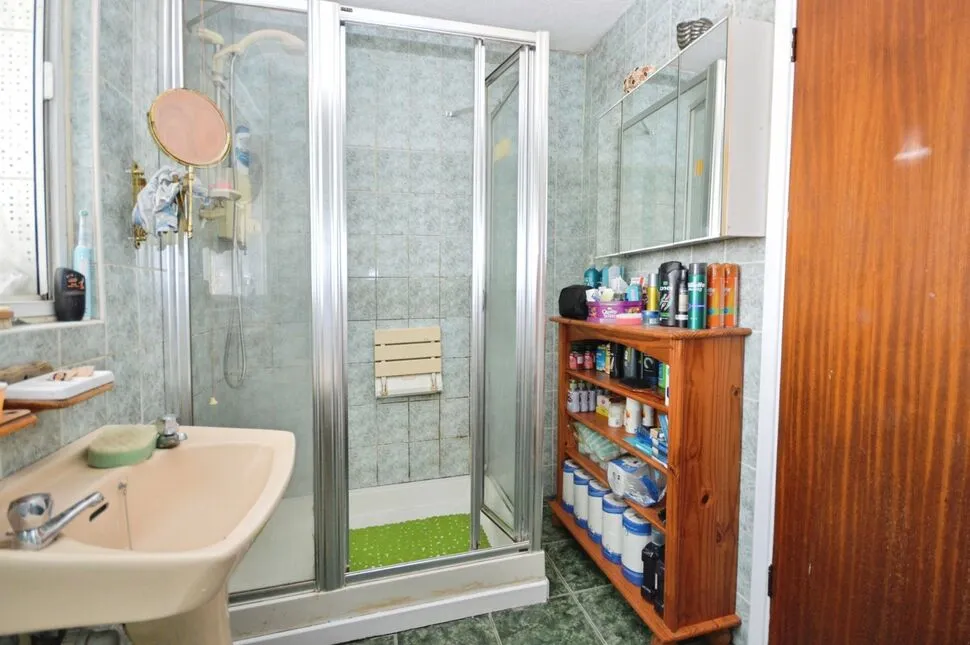 Layton Road, Hounslow, Middlesex, TW3, photo 11