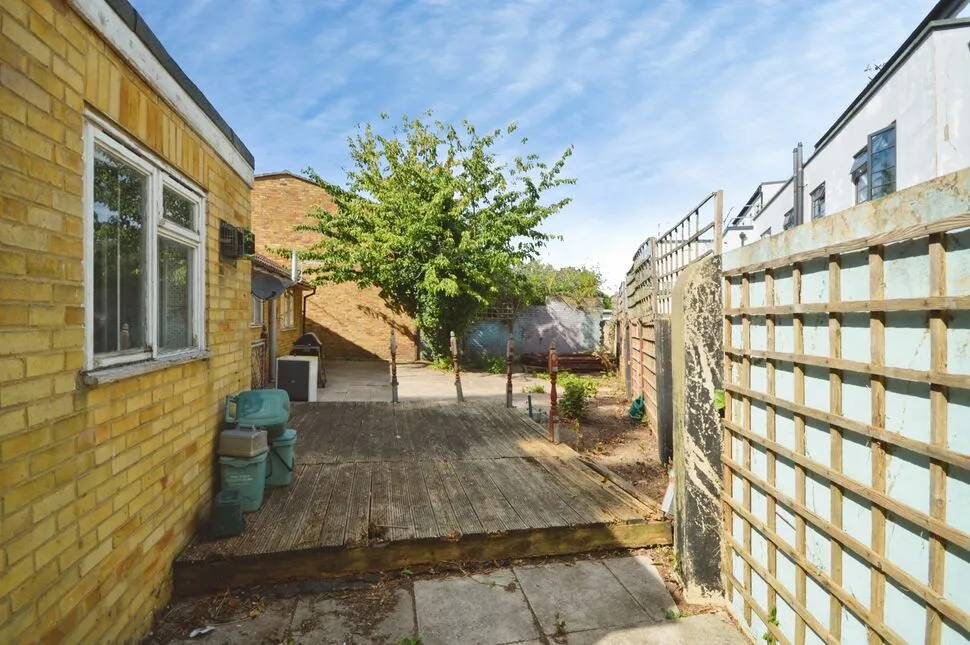 Layton Road, Hounslow, Middlesex, TW3, photo 5