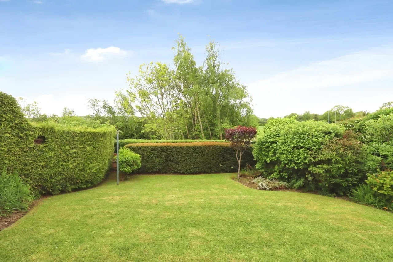 Cruck Close, Dronfield Woodhouse, Dronfield, Derbyshire, S18, photo 4