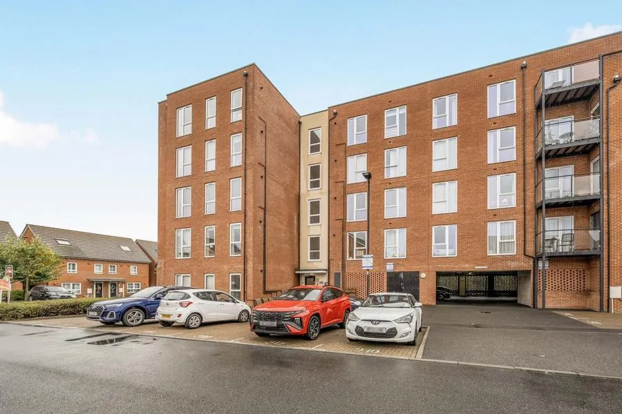 1 bed flat for sale, Strong Drive, Basingstoke, RG21