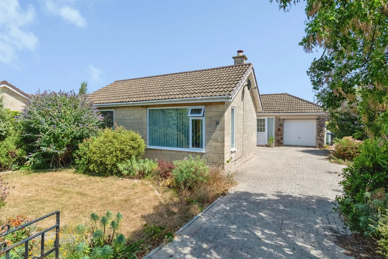 4 bed house for sale, Fosseway Close, Colerne, SN14