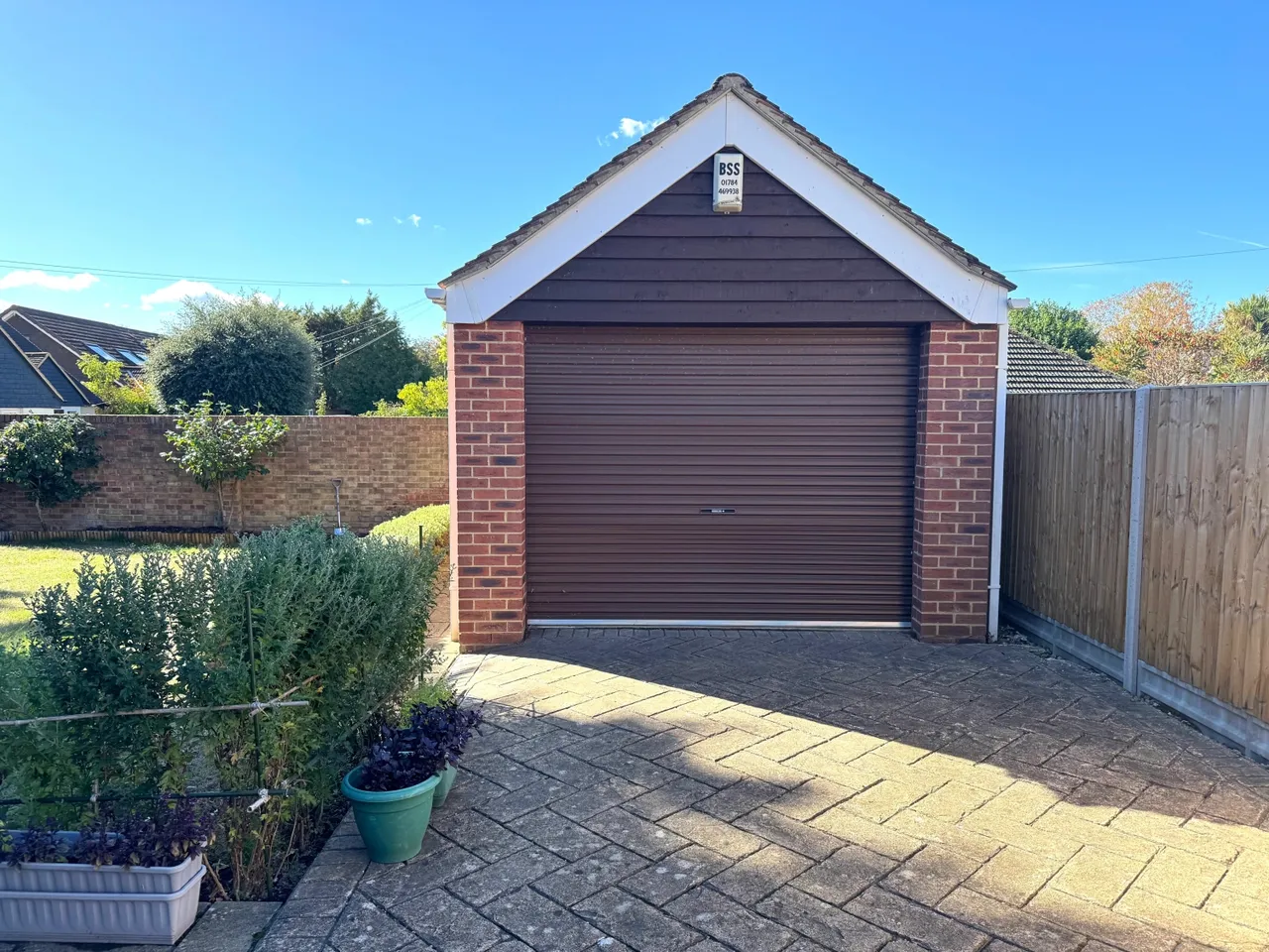 Pinecot Pinewood Drive, Middlesex Staines-upon-Thames, TW18, photo 10