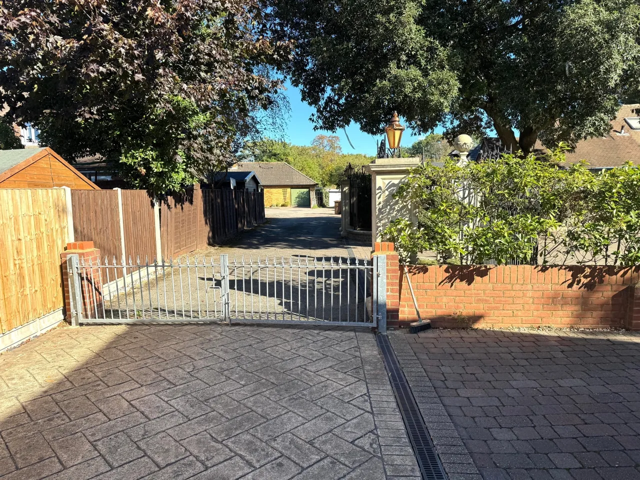 Pinecot Pinewood Drive, Middlesex Staines-upon-Thames, TW18, photo 9