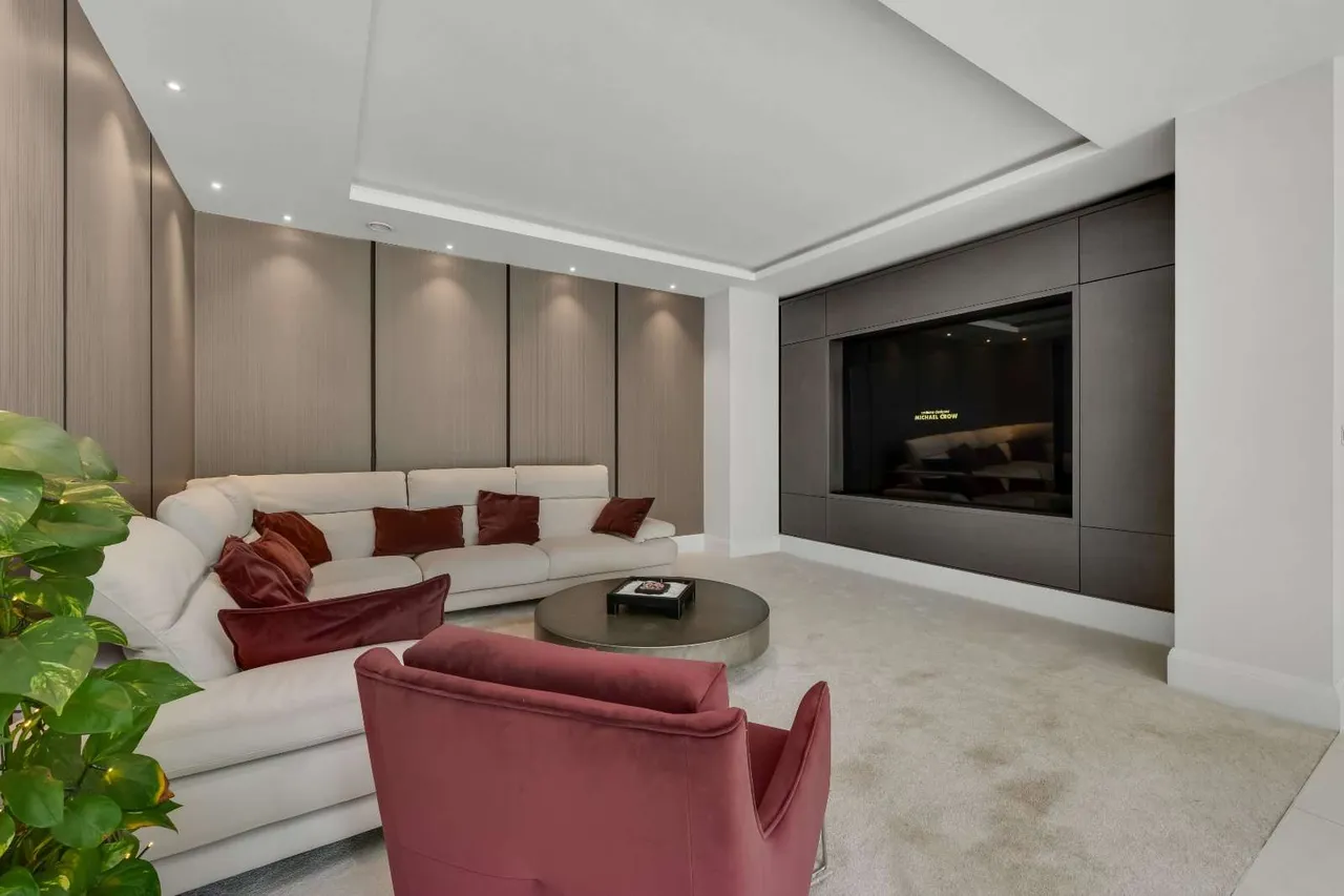 Wayneflete Tower Avenue, Esher, Surrey, KT10 8QG, photo 10