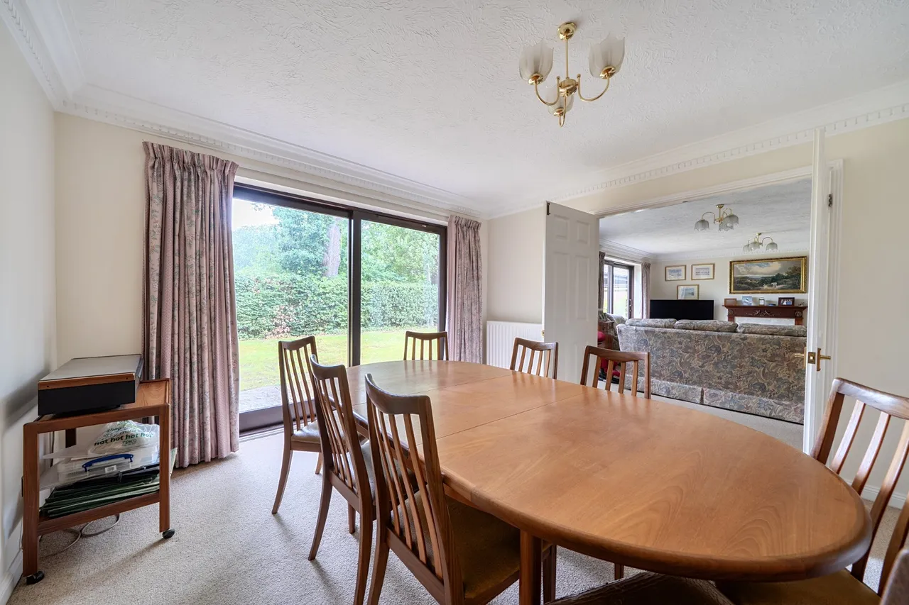 Squirrel Wood, West Byfleet, KT14, photo 10