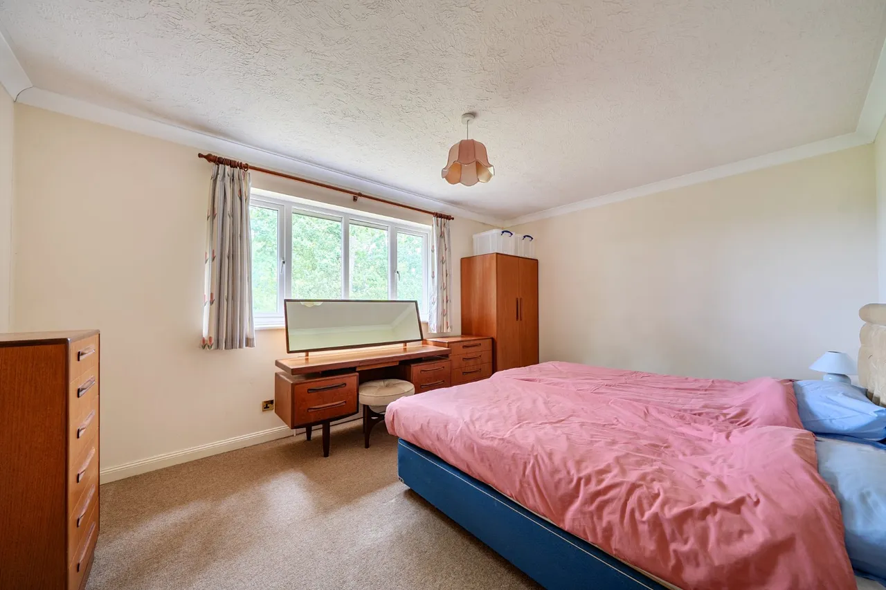 Squirrel Wood, West Byfleet, KT14, photo 18
