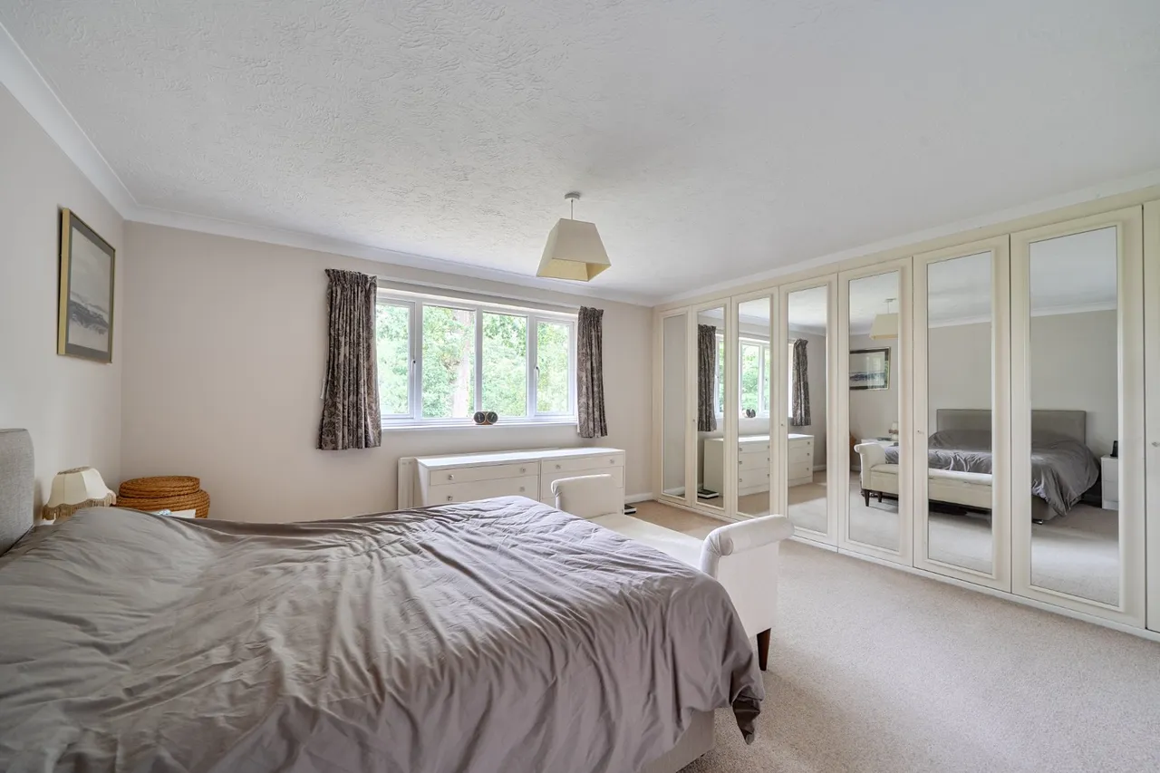 Squirrel Wood, West Byfleet, KT14, photo 14