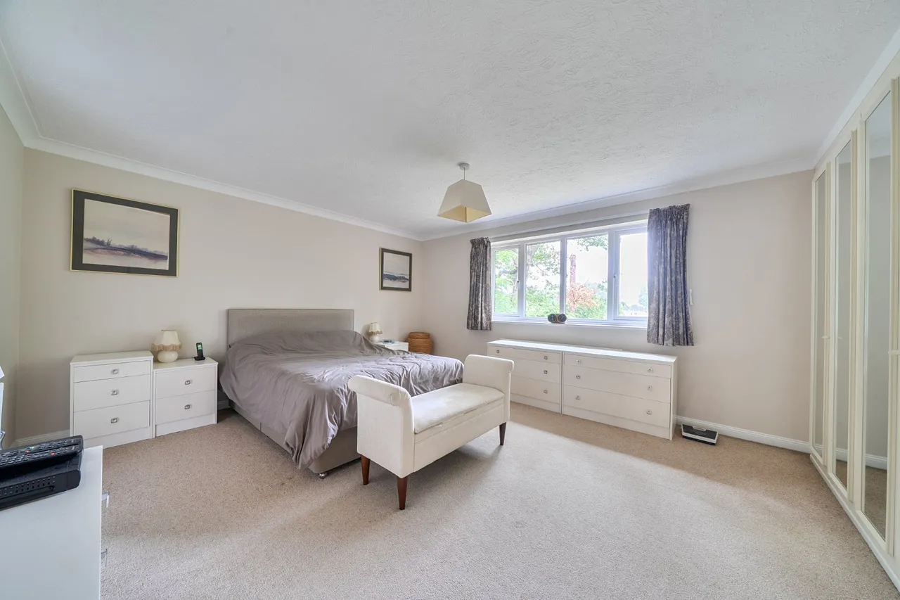 Squirrel Wood, West Byfleet, KT14, photo 12