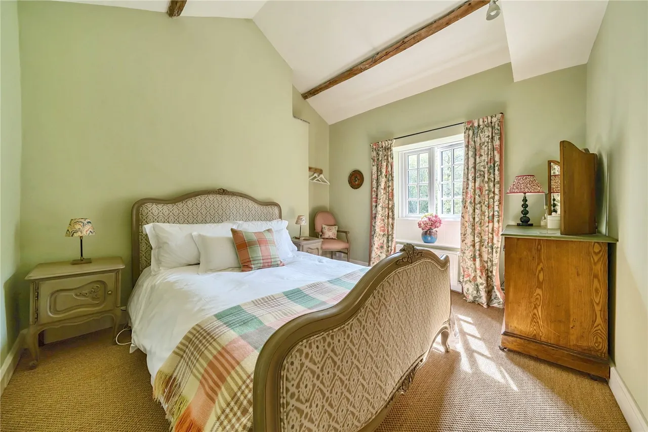 A charming 3 bedroomed detached cottage located in this pretty rural hamlet enjoying a landscaped garden with vegetable, photo 18
