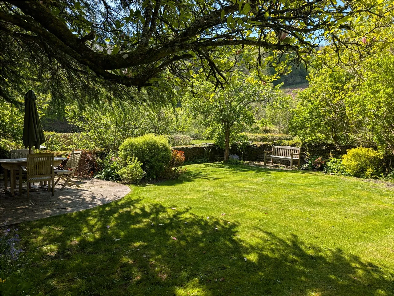A charming 3 bedroomed detached cottage located in this pretty rural hamlet enjoying a landscaped garden with vegetable, photo 24