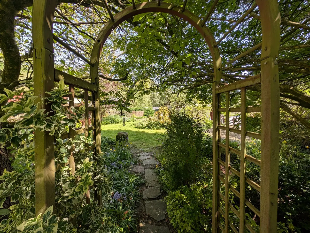 A charming 3 bedroomed detached cottage located in this pretty rural hamlet enjoying a landscaped garden with vegetable, photo 27