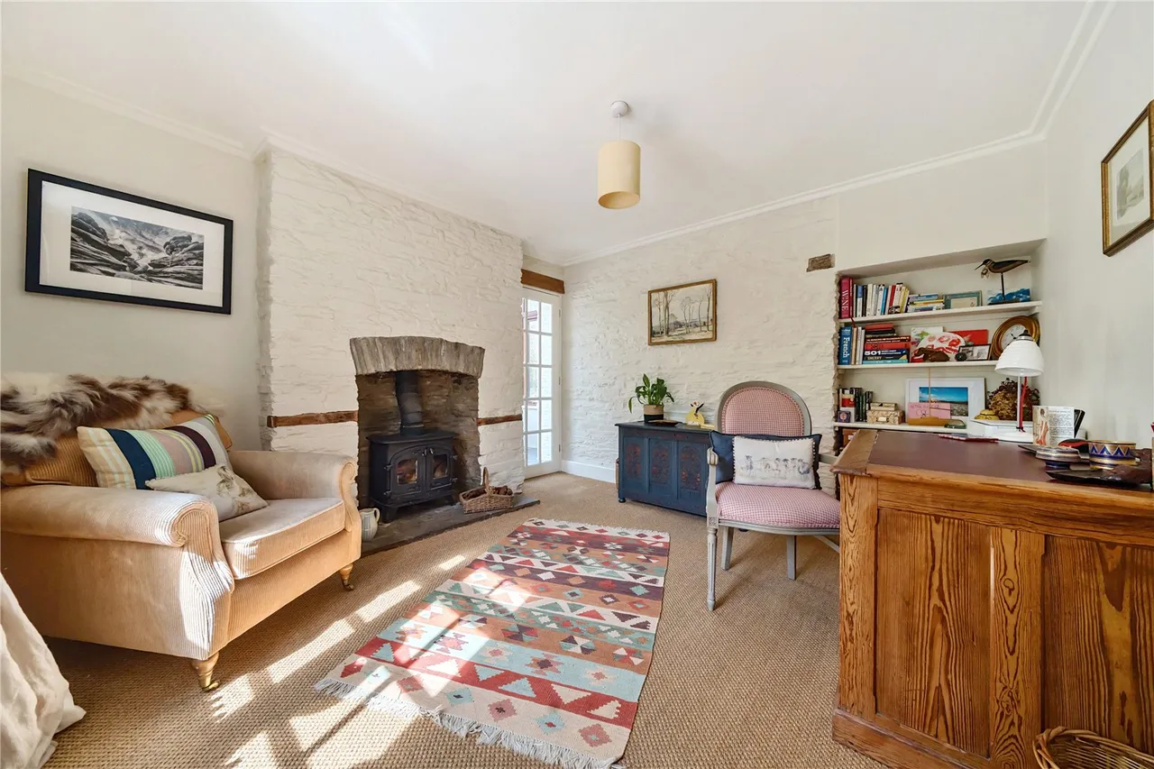 A charming 3 bedroomed detached cottage located in this pretty rural hamlet enjoying a landscaped garden with vegetable, photo 5