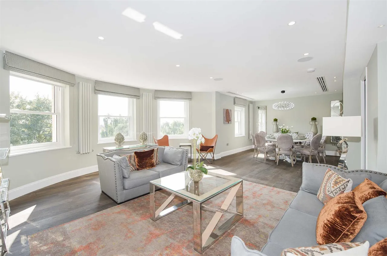 4 bed flat to rent — Arkwright Road, Hampstead, London, NW3 6AA
