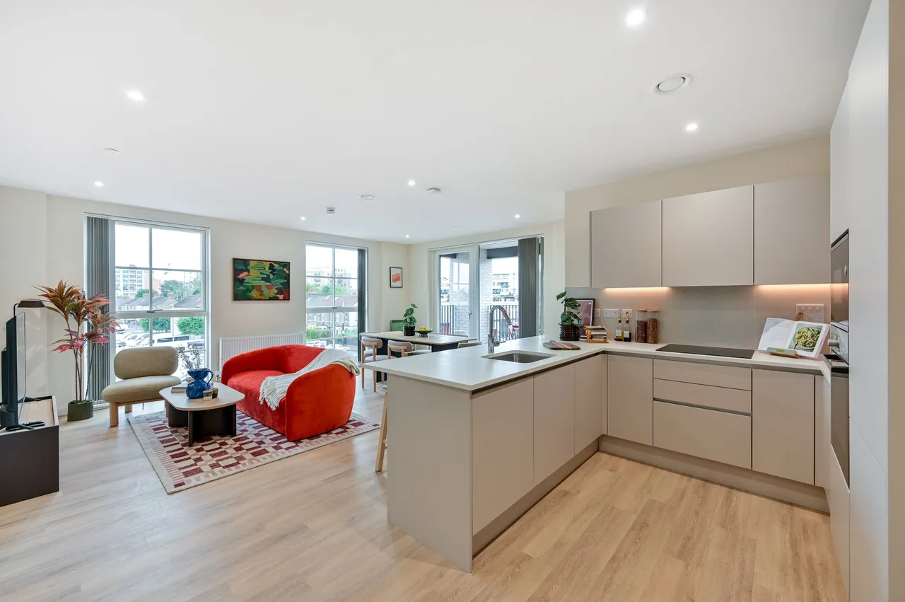 3 bed flat to rent — Flat 209 Marble House, 50 Masonry Place, Hayes