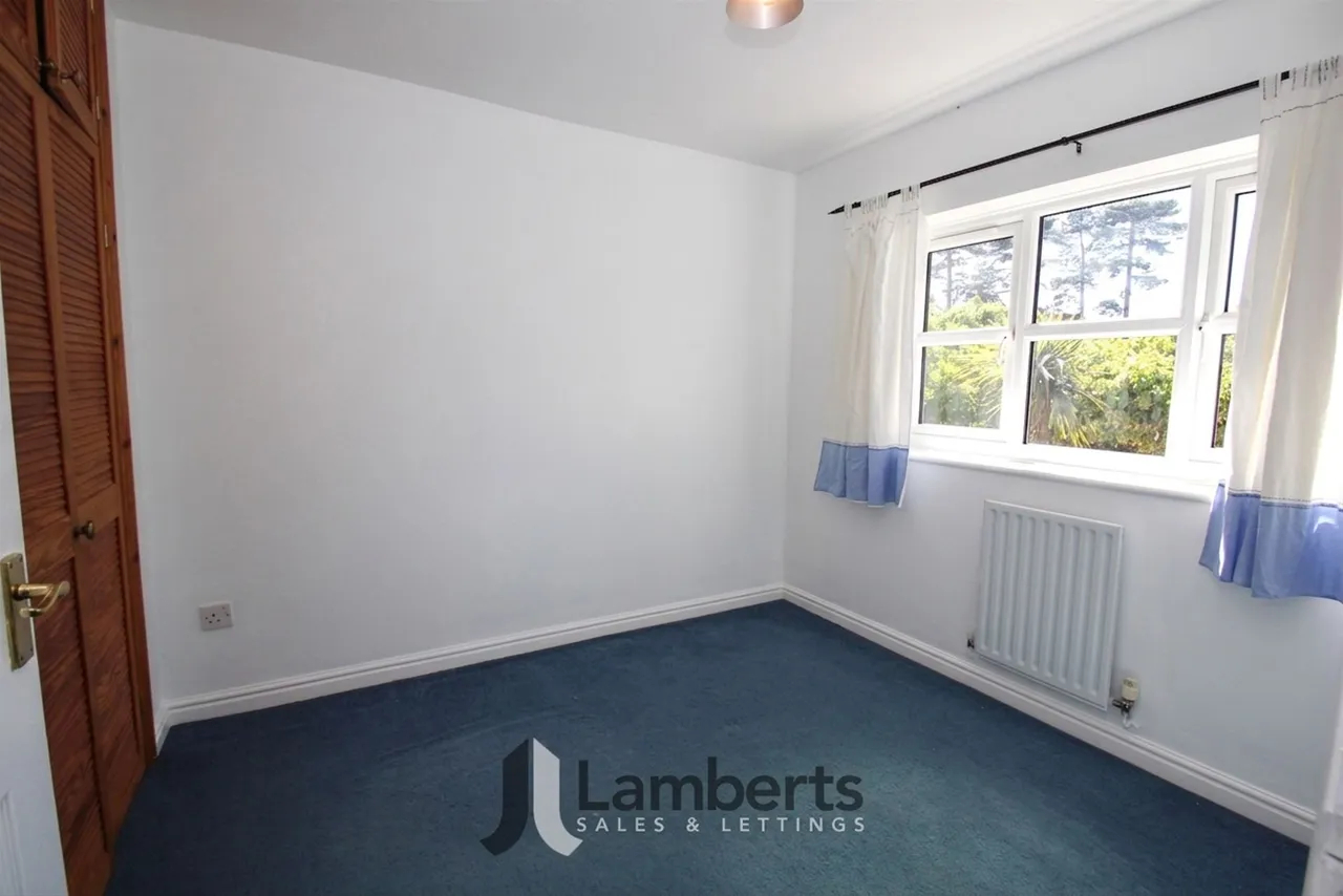 2 Old Vicarage Gardens, Studley, photo 10