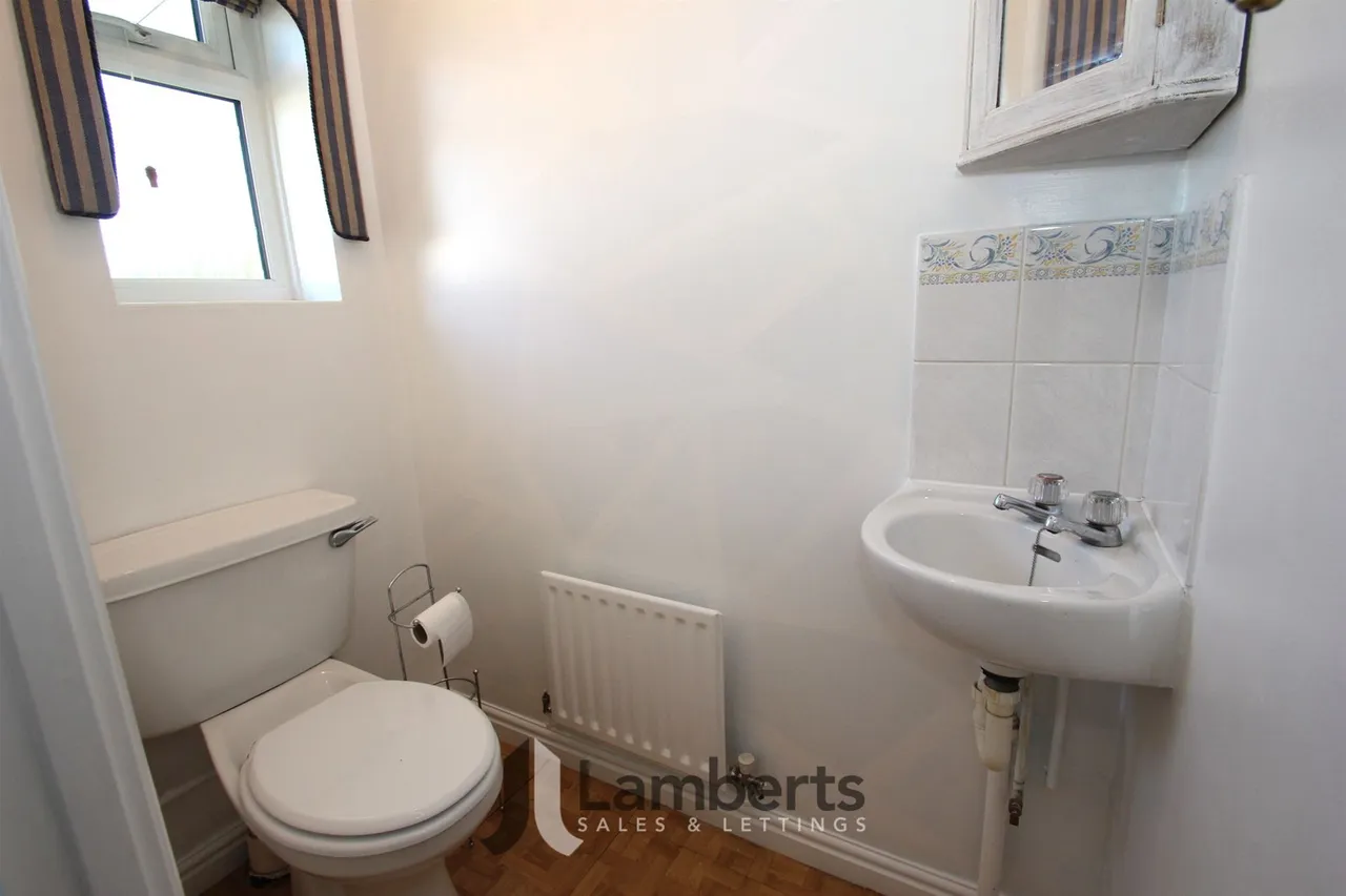 2 Old Vicarage Gardens, Studley, photo 5