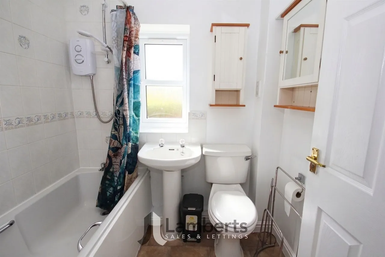 2 Old Vicarage Gardens, Studley, photo 16