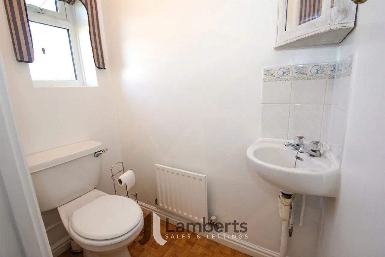 2 Old Vicarage Gardens, Studley, photo 8