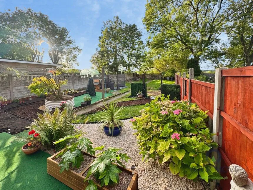 Thoresby Crescent, Stanton Hill, NG17, photo 6