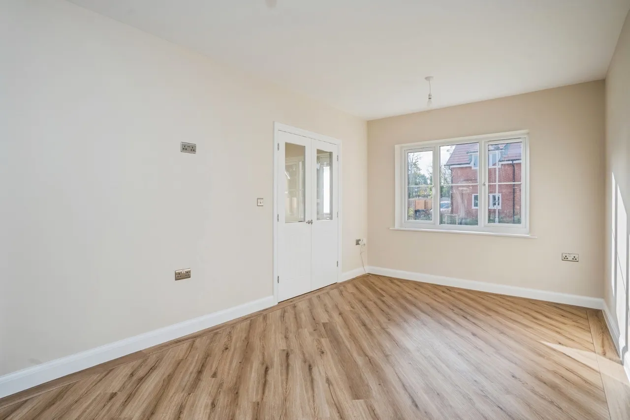 Orchard Close, Bosham, PO18, photo 15
