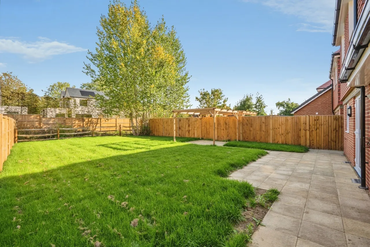 Orchard Close, Bosham, PO18, photo 11