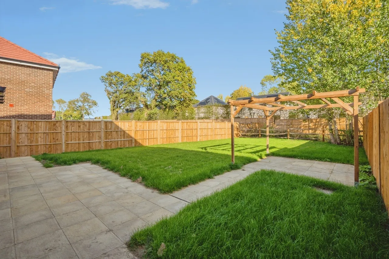 Orchard Close, Bosham, PO18, photo 17