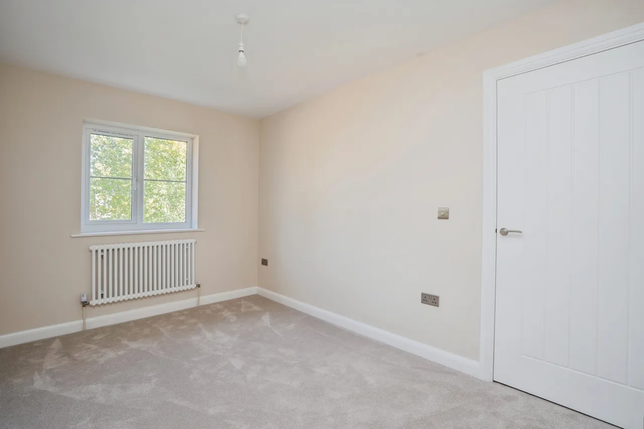 Orchard Close, Bosham, PO18, photo 13