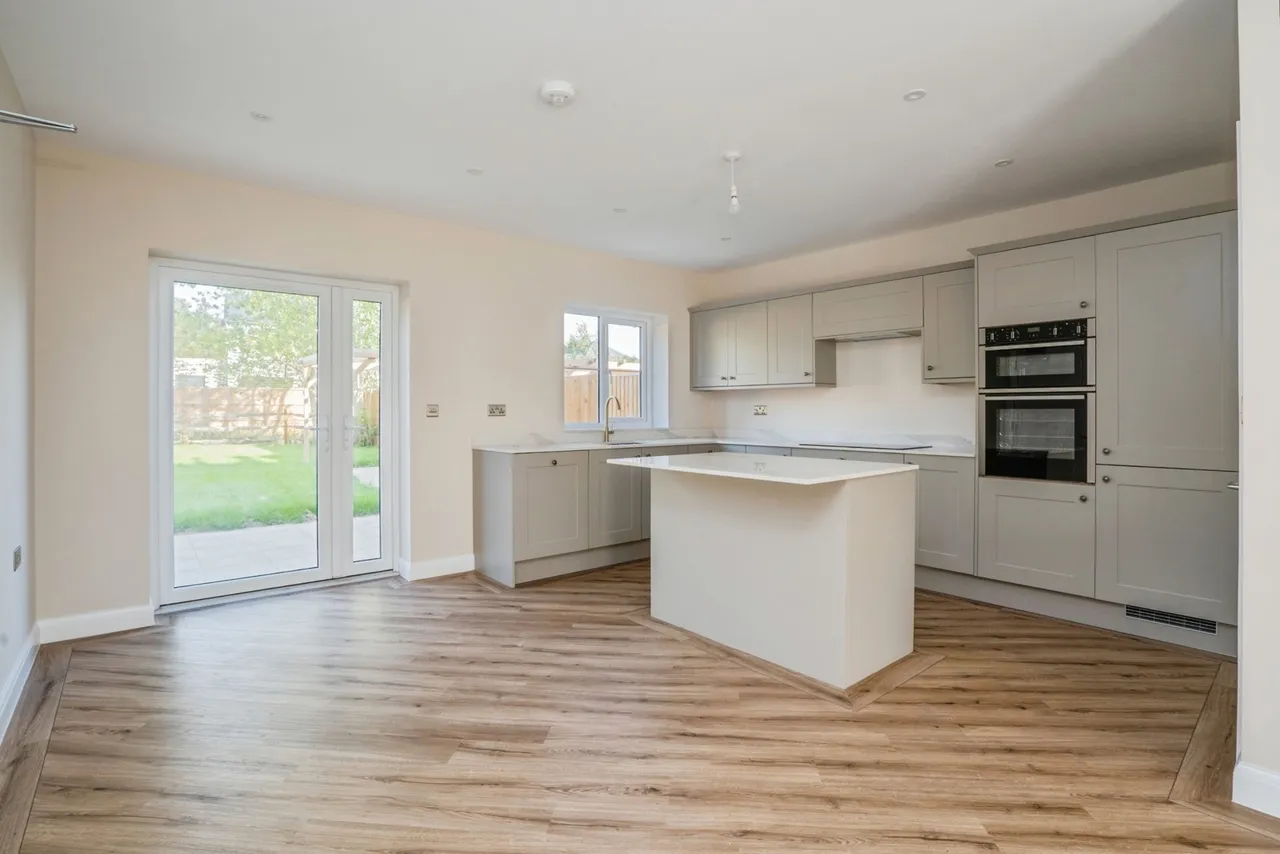 Orchard Close, Bosham, PO18, photo 4