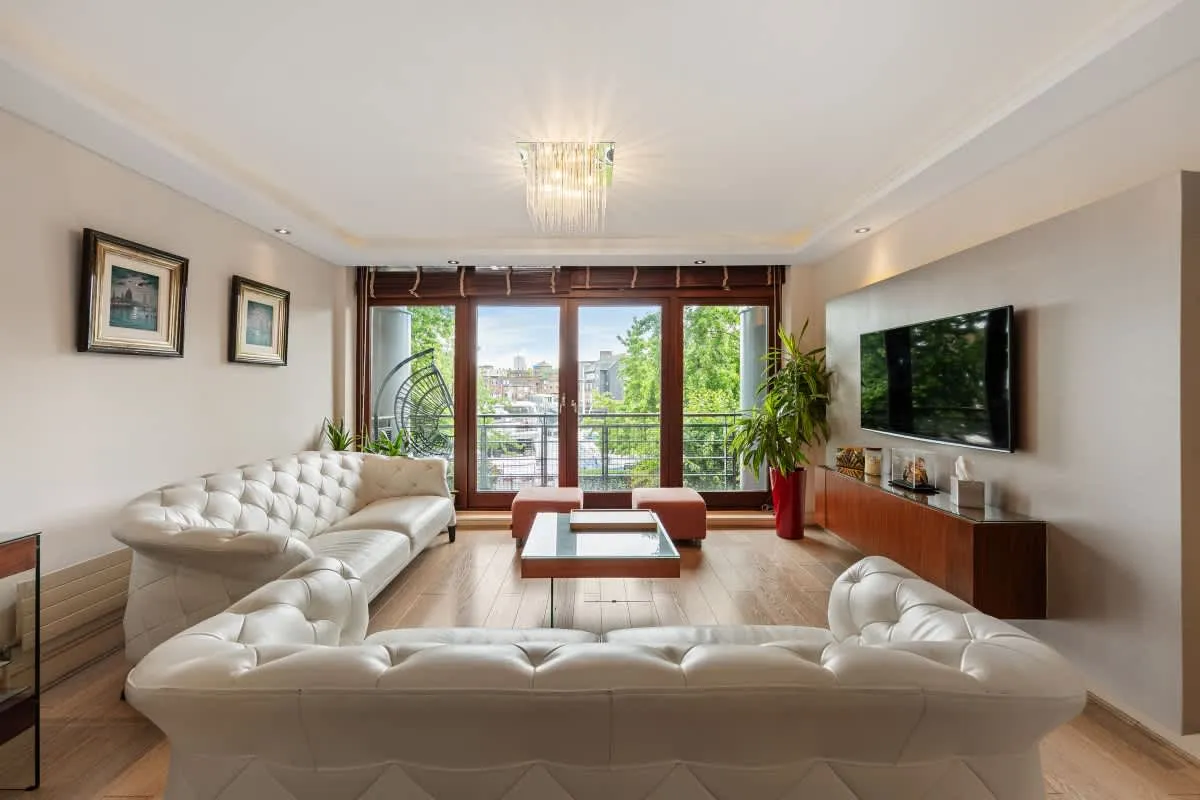 2 bed flat for sale, Star Place, London, E1W