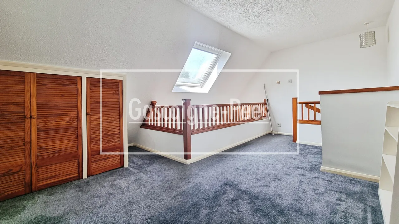 Colburn Crescent, Guildford, GU4, photo 5