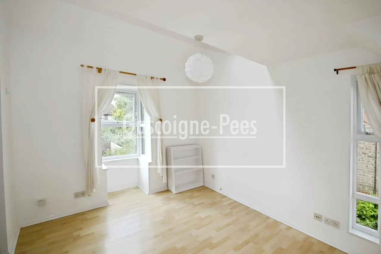 Colburn Crescent, Guildford, GU4, photo 2