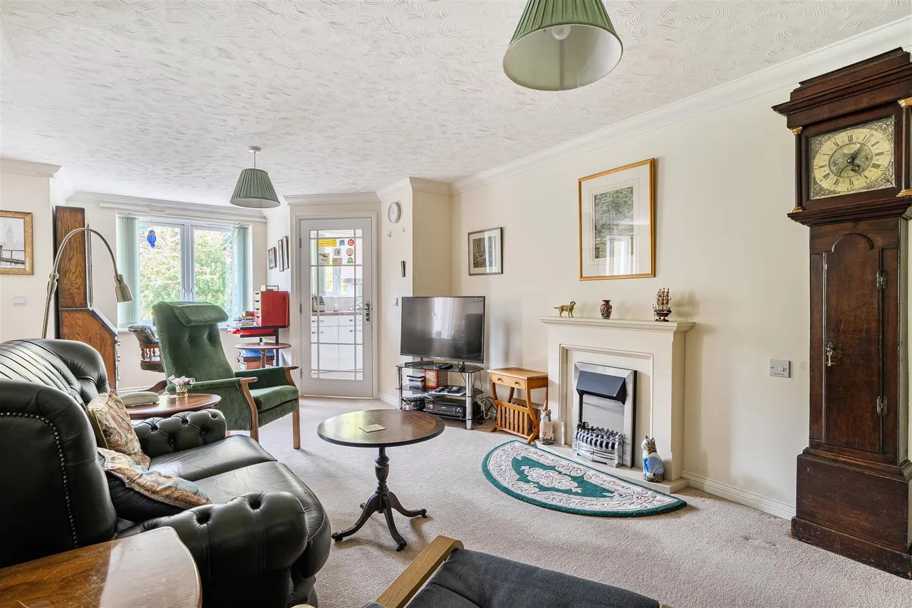 Stafford Road, Caterham, CR3, photo 3