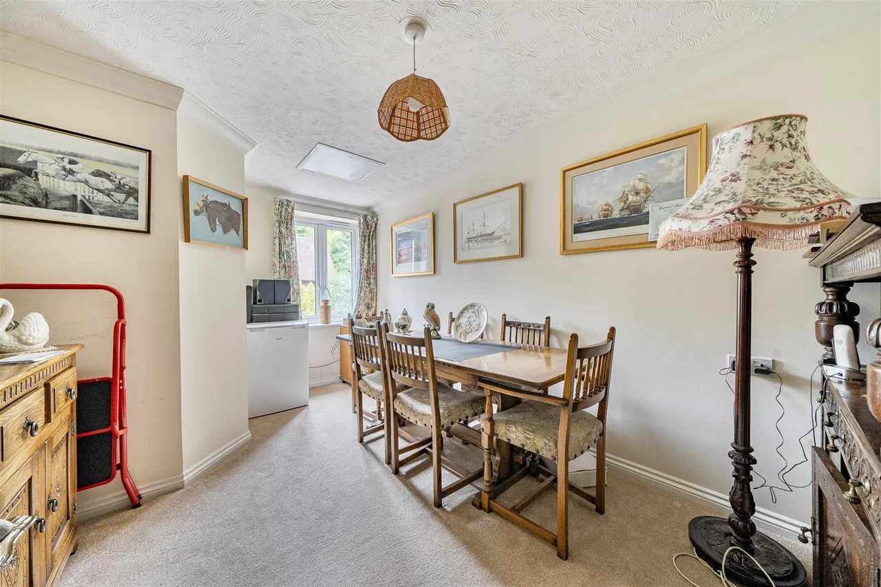Stafford Road, Caterham, CR3, photo 10