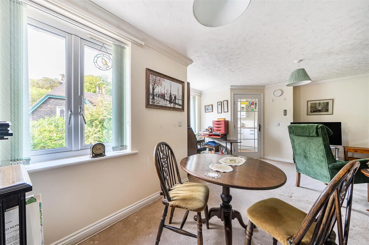 Stafford Road, Caterham, CR3, photo 5