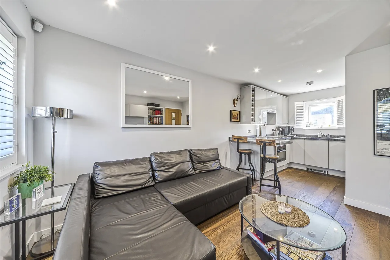 Cubitt Terrace, London, SW4, photo 2