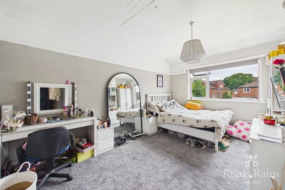 South Grove, Sale, M33, photo 8